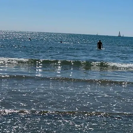 En Bord De La Grande-Motte