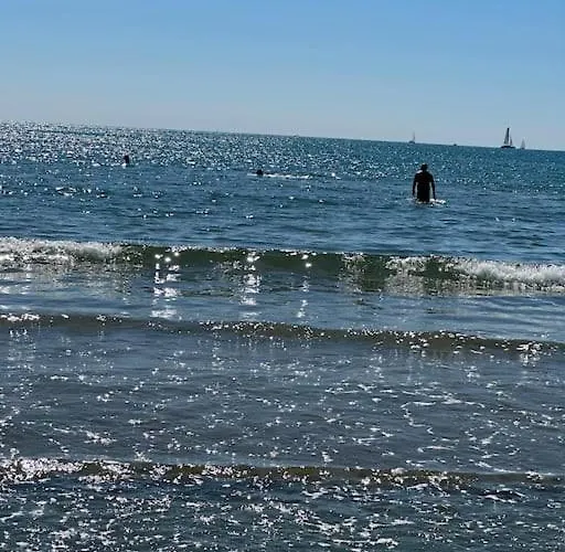 En Bord De La Grande-Motte